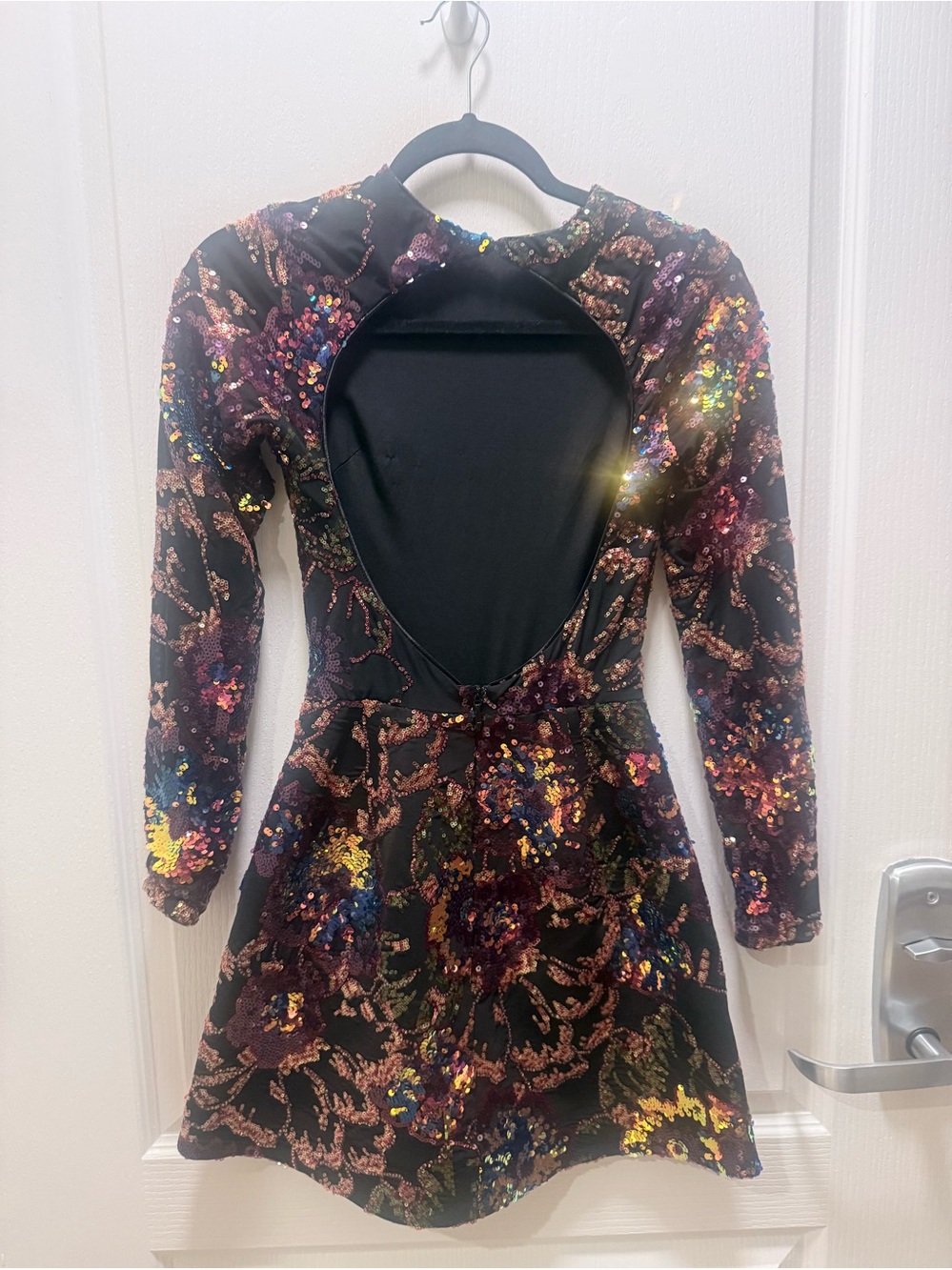 HELSI Avery Sequin Open Back Cocktail Minidress in Amber Floral Size XS NWT - Picture 6 of 7
